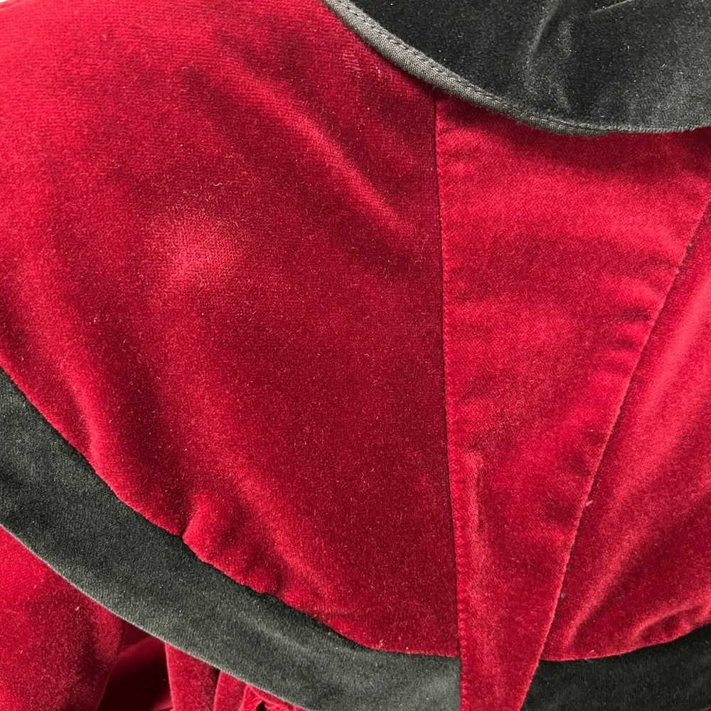 Vintage Girls 5T Victorian Style Pleated Velvet Button Front Coat